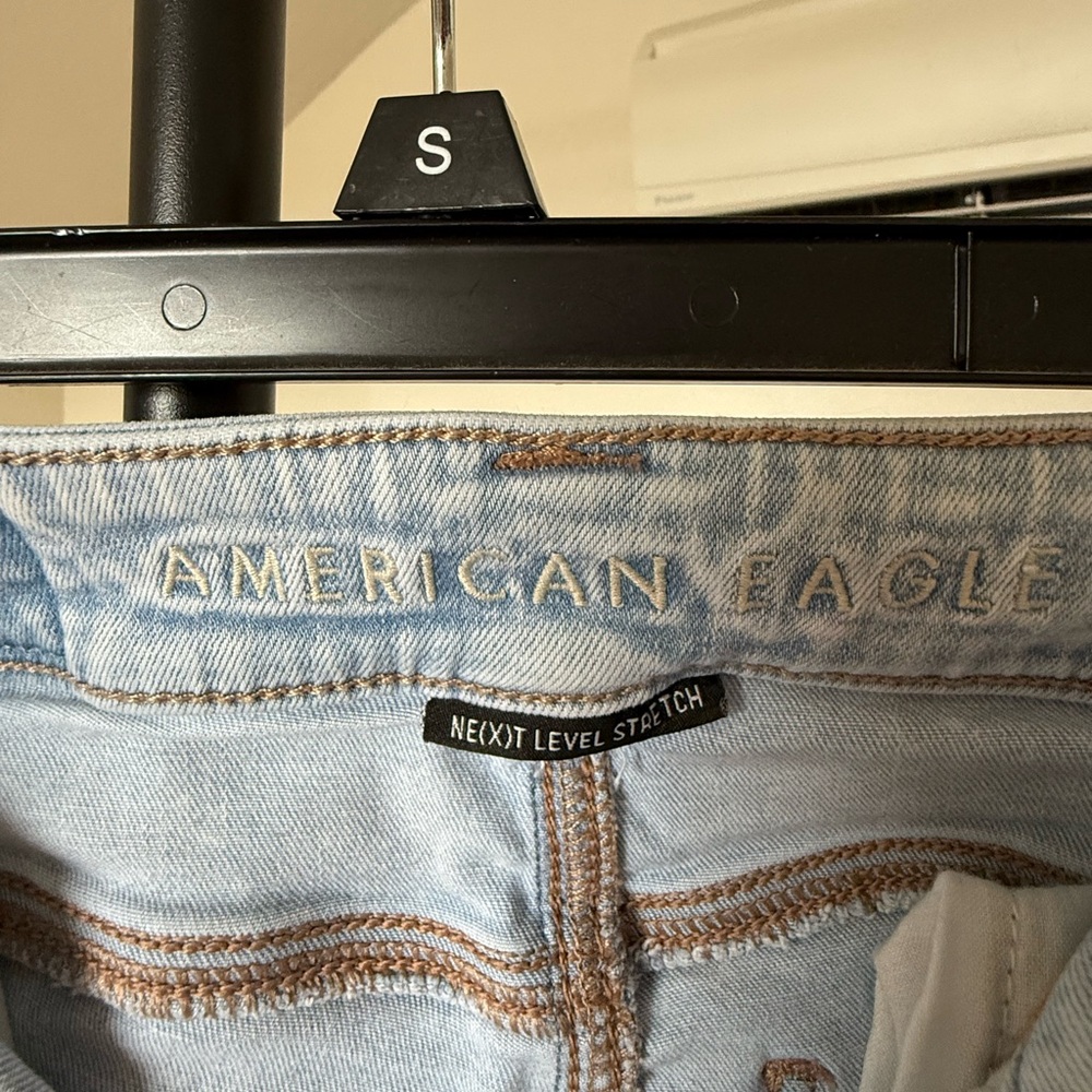 American Eagle Outfitters Light Washed Flare Wide Leg Jeans - Picture 4 of 5
